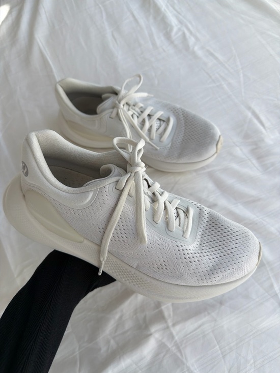 lululemon athletica Shoes - LULULEMON Beyondfeel sneakers Women’s White Athletic Sneakers-Lightweight Cofort